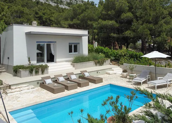 Gorgeous Home In Naklice
