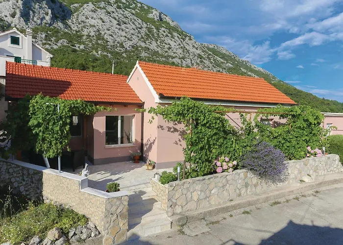 2 Bedroom Amazing Home In Gata